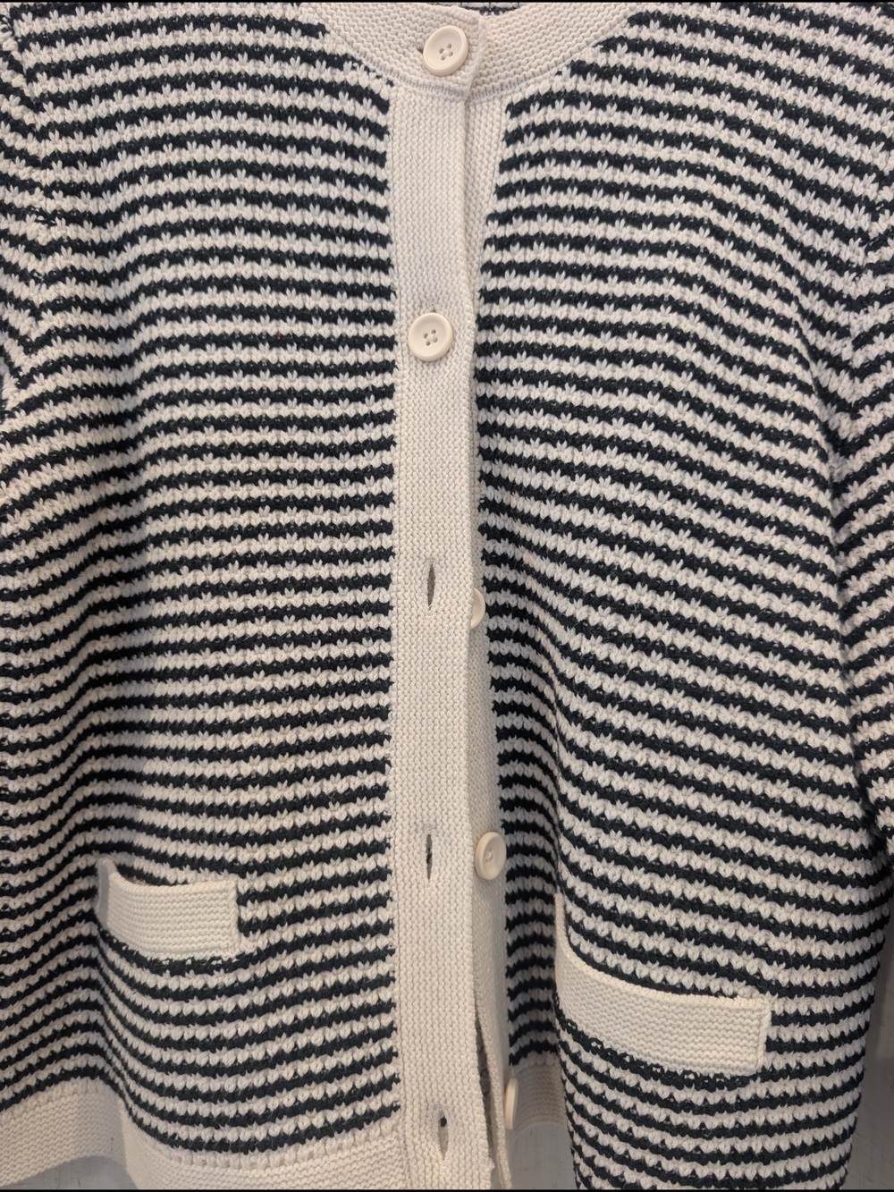 Uniqlo Black and Cream Striped Button Cardigan - Picture 2 of 4